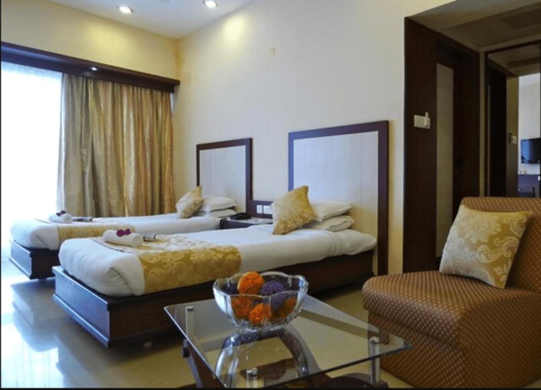 The Hans Hotel Hubli Luaran gambar